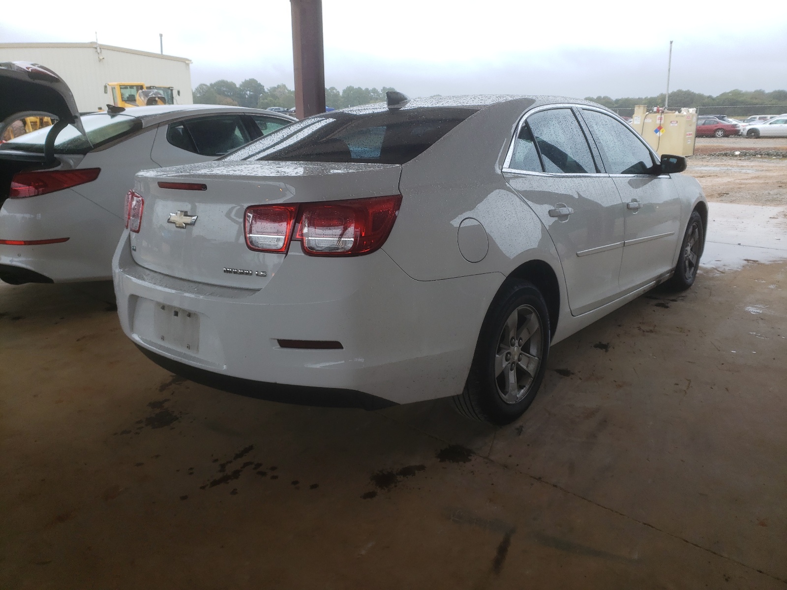 Photo 4 from auction – 2015 CHEVROLET MALIBU LS with VIN 1G11B5SL9FF195906
