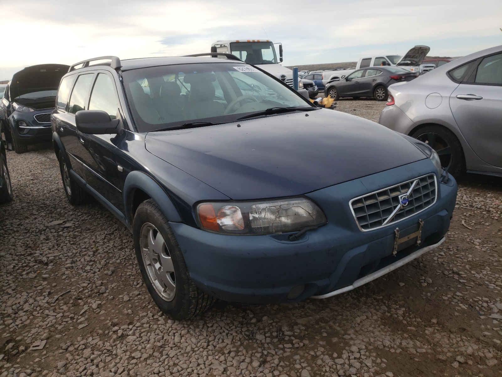 Photo 1 from auction – 2001 VOLVO V70 XC with VIN YV1SZ58D611042438