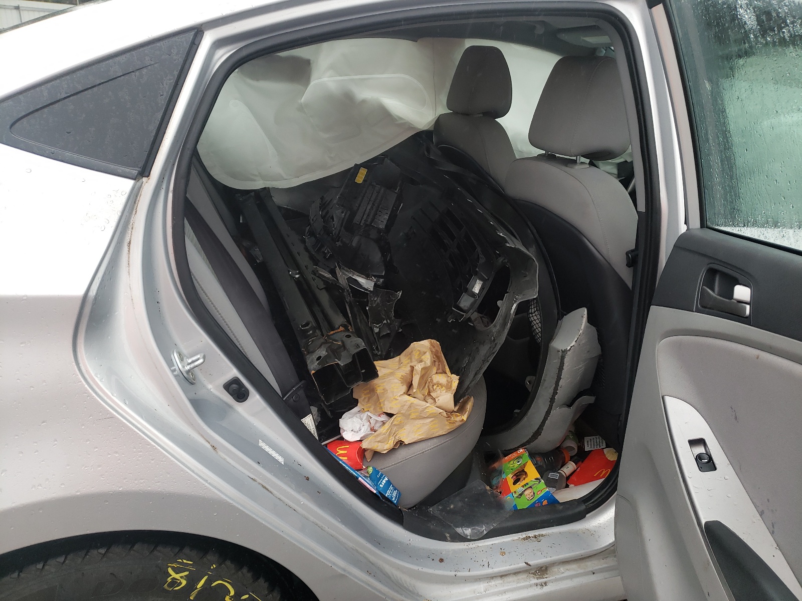 Photo 6 from auction – 2017 HYUNDAI ACCENT SE with VIN KMHCT4AE5HU333221