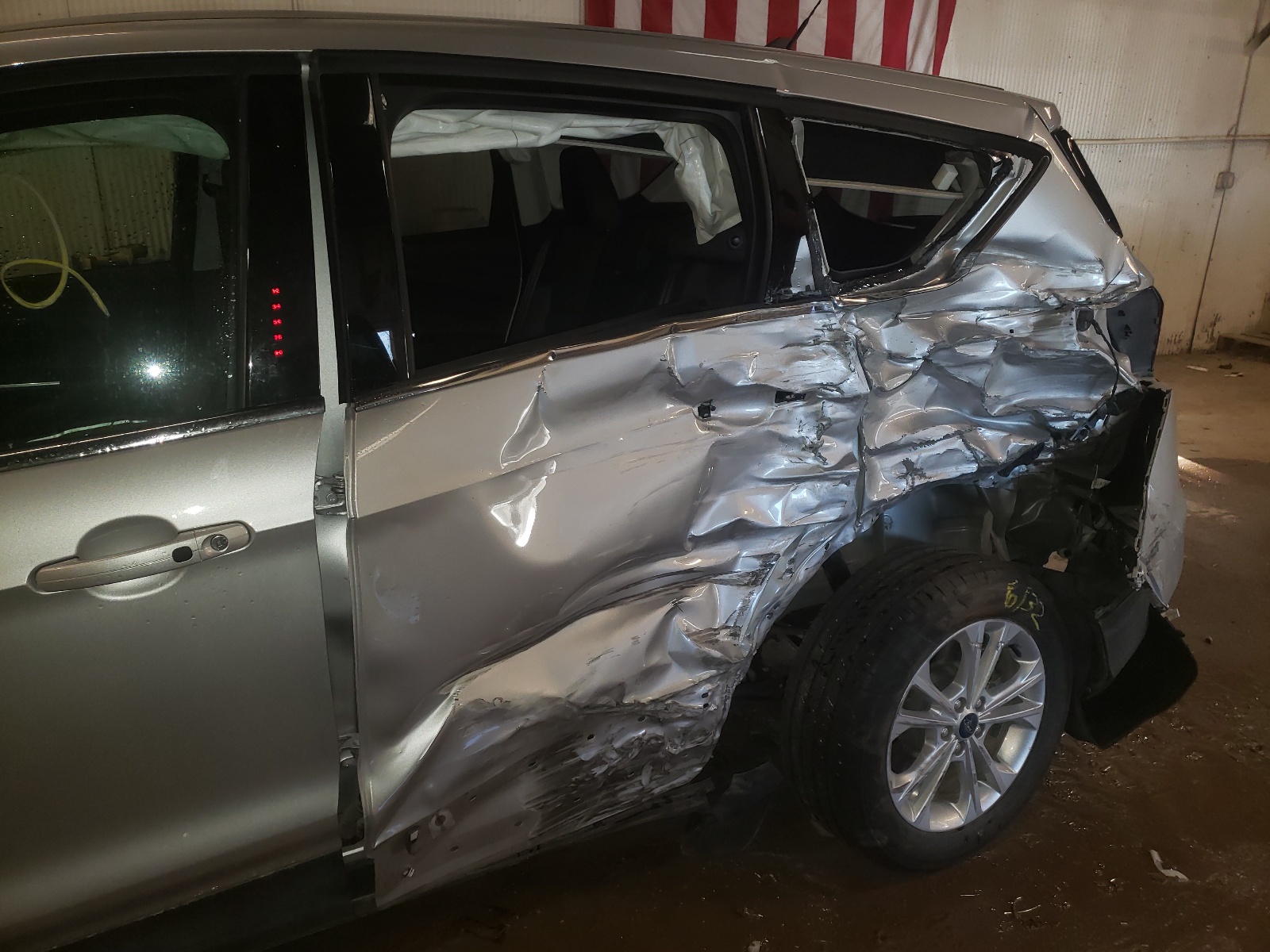 Photo 9 from auction – 2019 FORD ESCAPE SE with VIN 1FMCU9GD1KUA71598