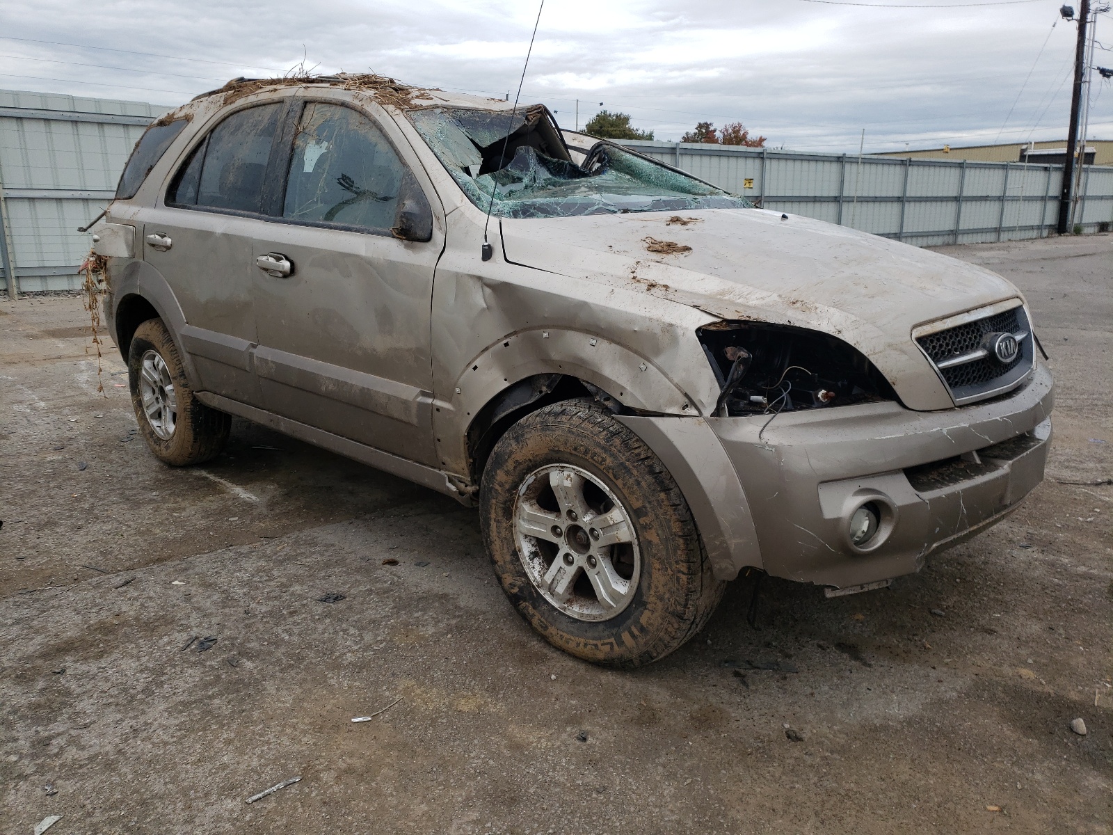 KIA SORENTO EX 2005 with VIN KNDJC733255426311 - Photo from auction