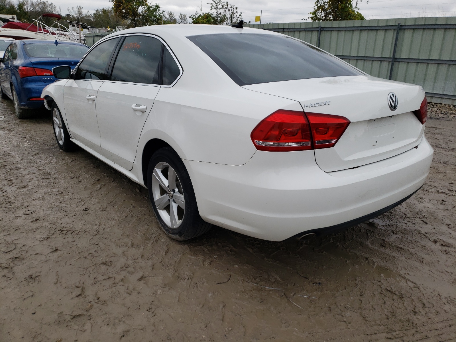 Photo 3 from auction – 2015 VOLKSWAGEN PASSAT SE with VIN 1VWBV7A30FC053040