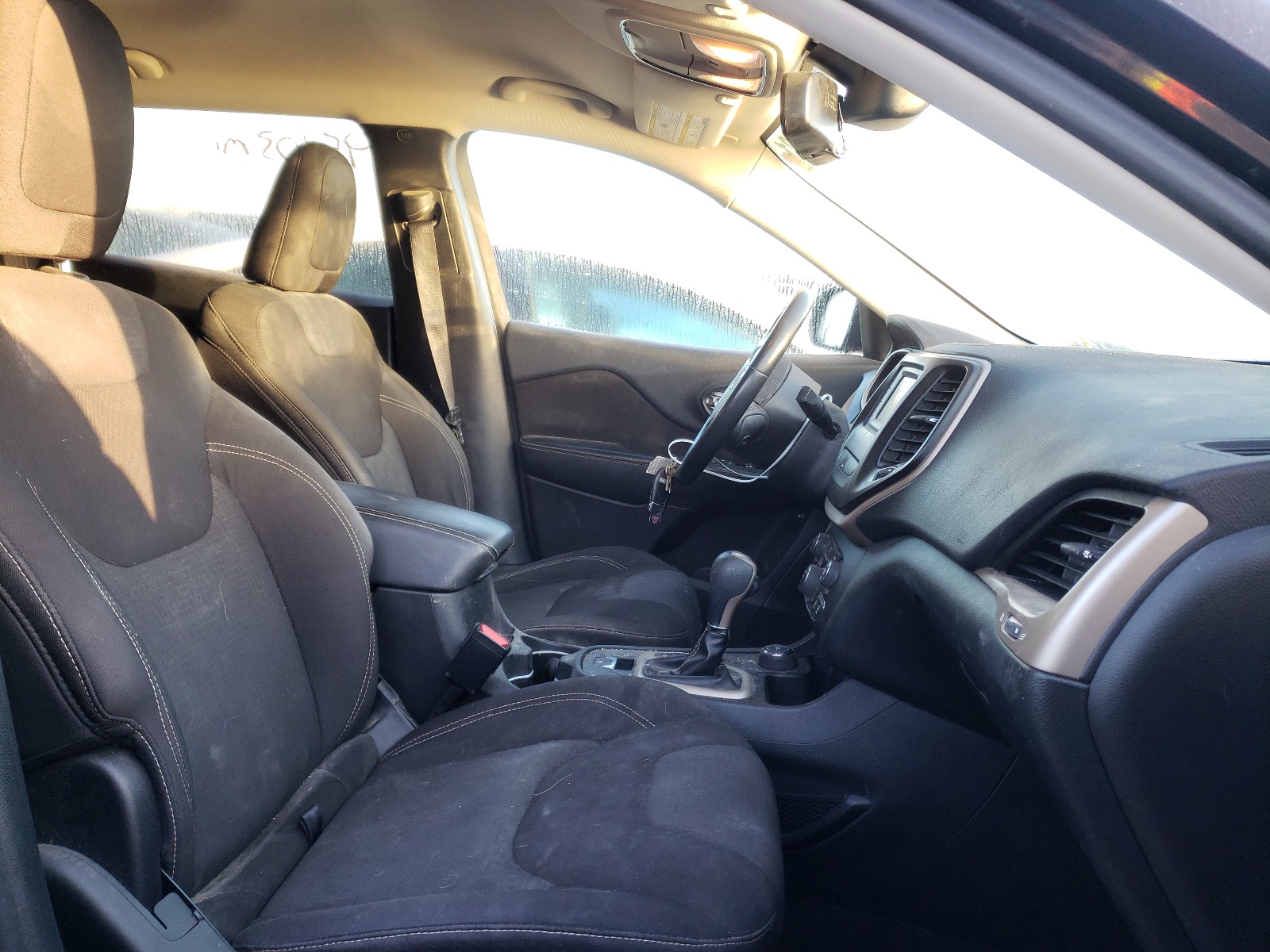 Photo 5 from auction – 2015 JEEP CHEROKEE L with VIN 1C4PJMCB7FW772050