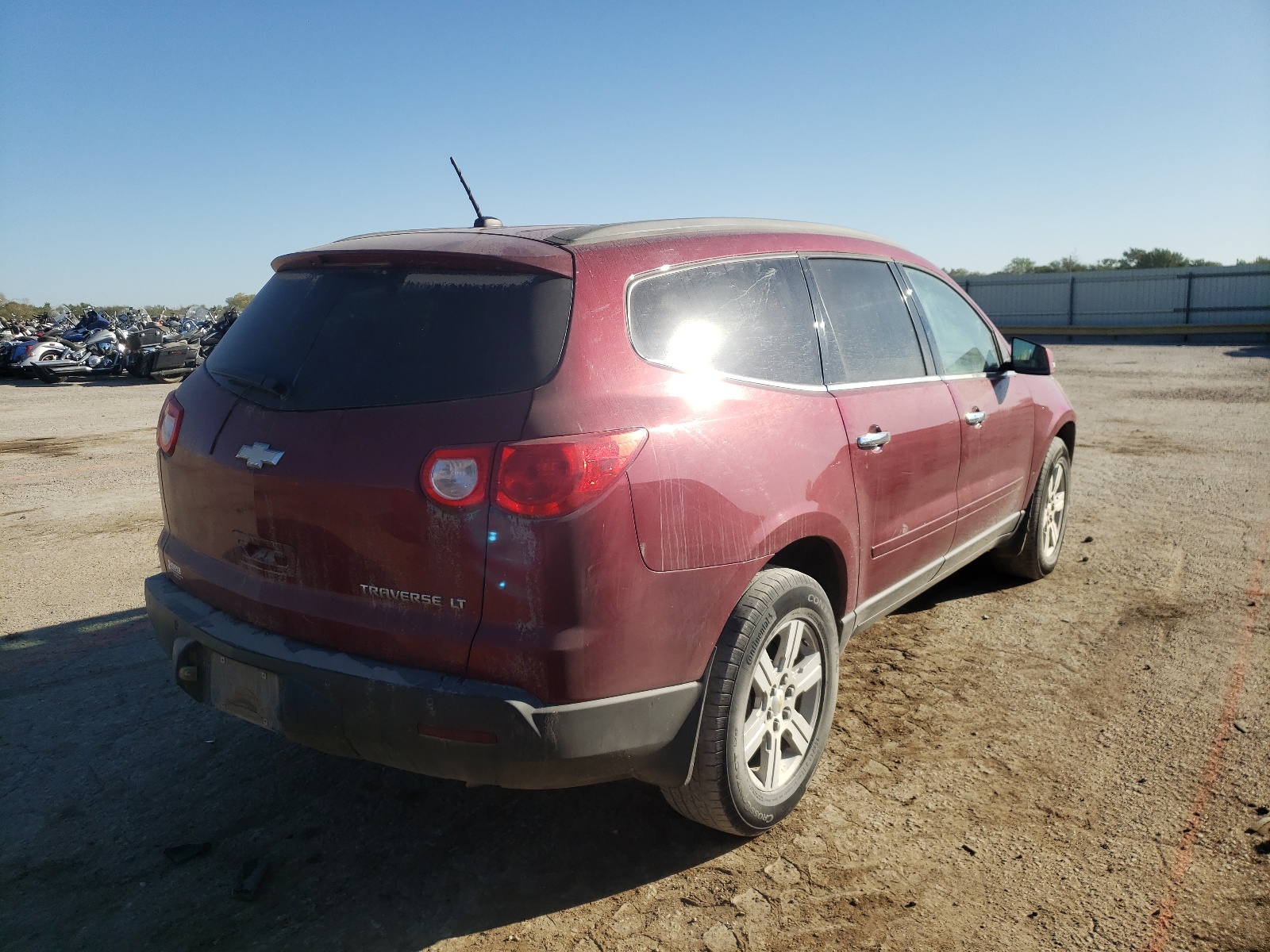 Photo 4 from auction – 2010 CHEVROLET TRAVERSE L with VIN 1GNLRGED9AJ239007