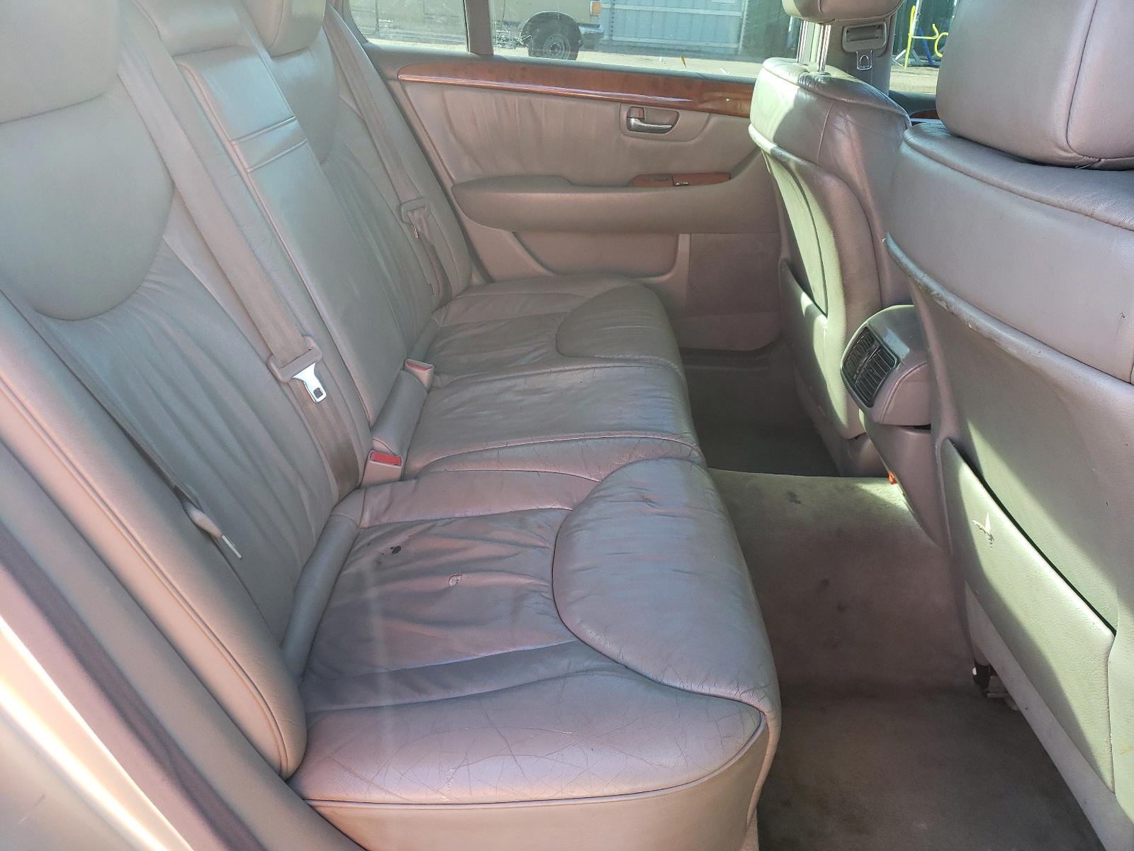 Photo 6 from auction – 2001 LEXUS LS 430 with VIN JTHBN30F310043036