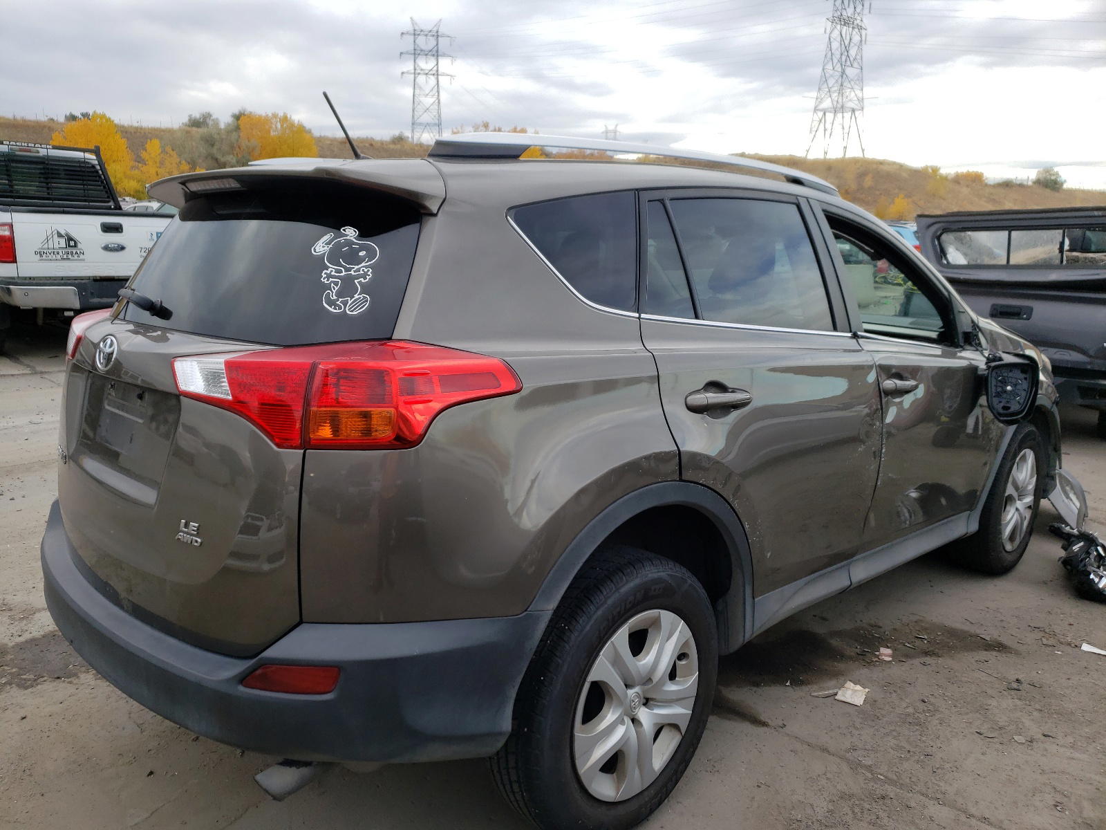 Photo 4 from auction – 2015 TOYOTA RAV4 LE with VIN 2T3BFREV5FW256445