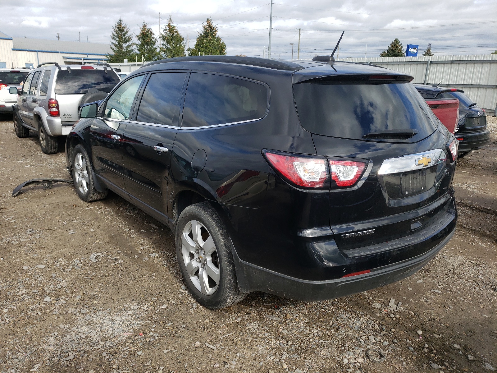 Photo 3 from auction – 2017 CHEVROLET TRAVERSE L with VIN 1GNKRGKD9HJ344897