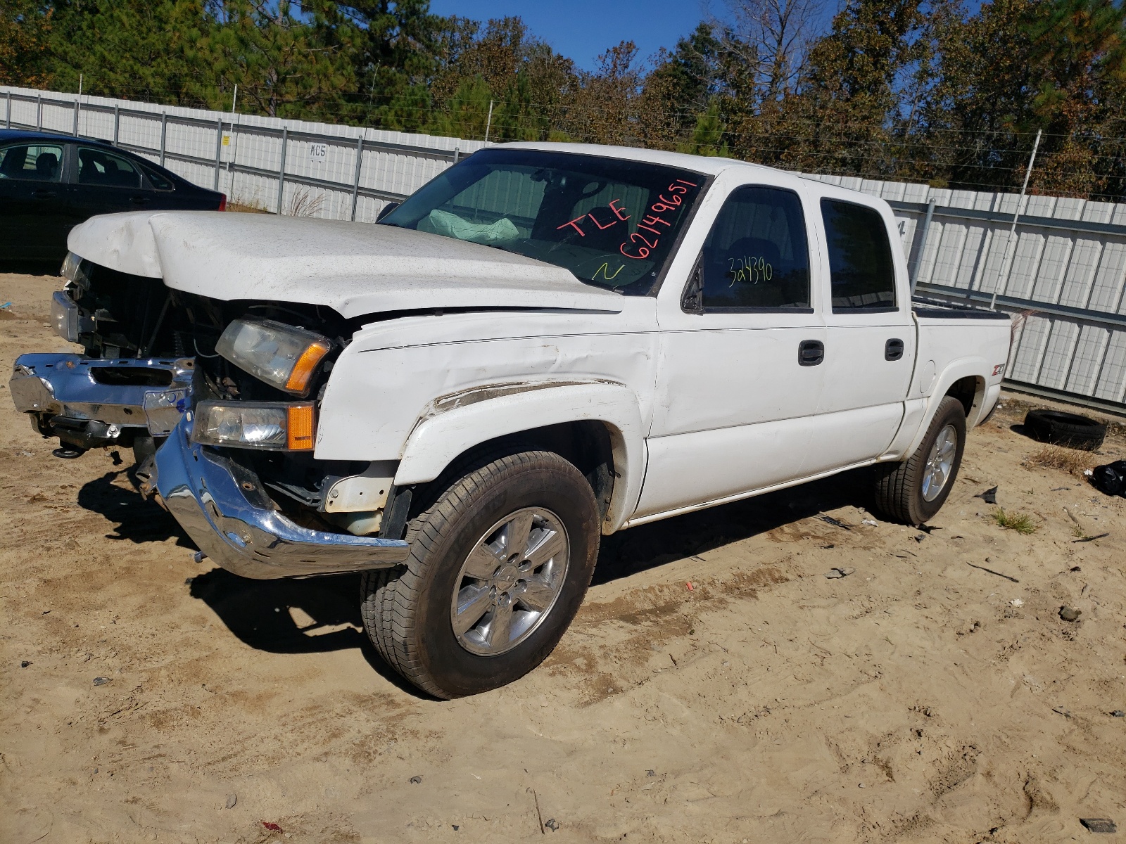 Photo 2 from auction – 2006 CHEVROLET SILVERADO with VIN 2GCEK13T261142357