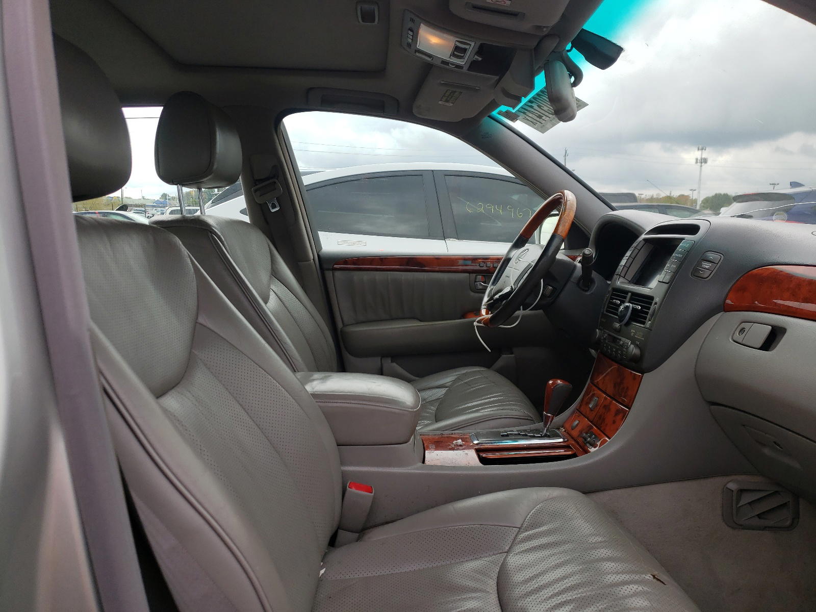 Photo 5 from auction – 2003 LEXUS LS 430 with VIN JTHBN30F630117701