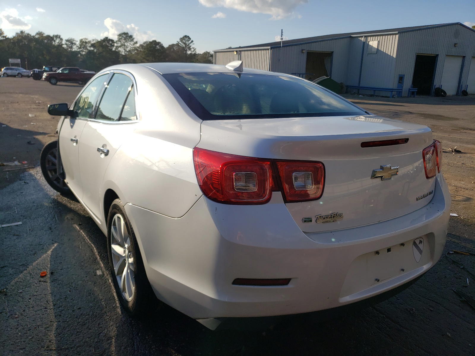 Photo 3 from auction – 2016 CHEVROLET MALIBU LIM with VIN 1G11E5SA5GF124497