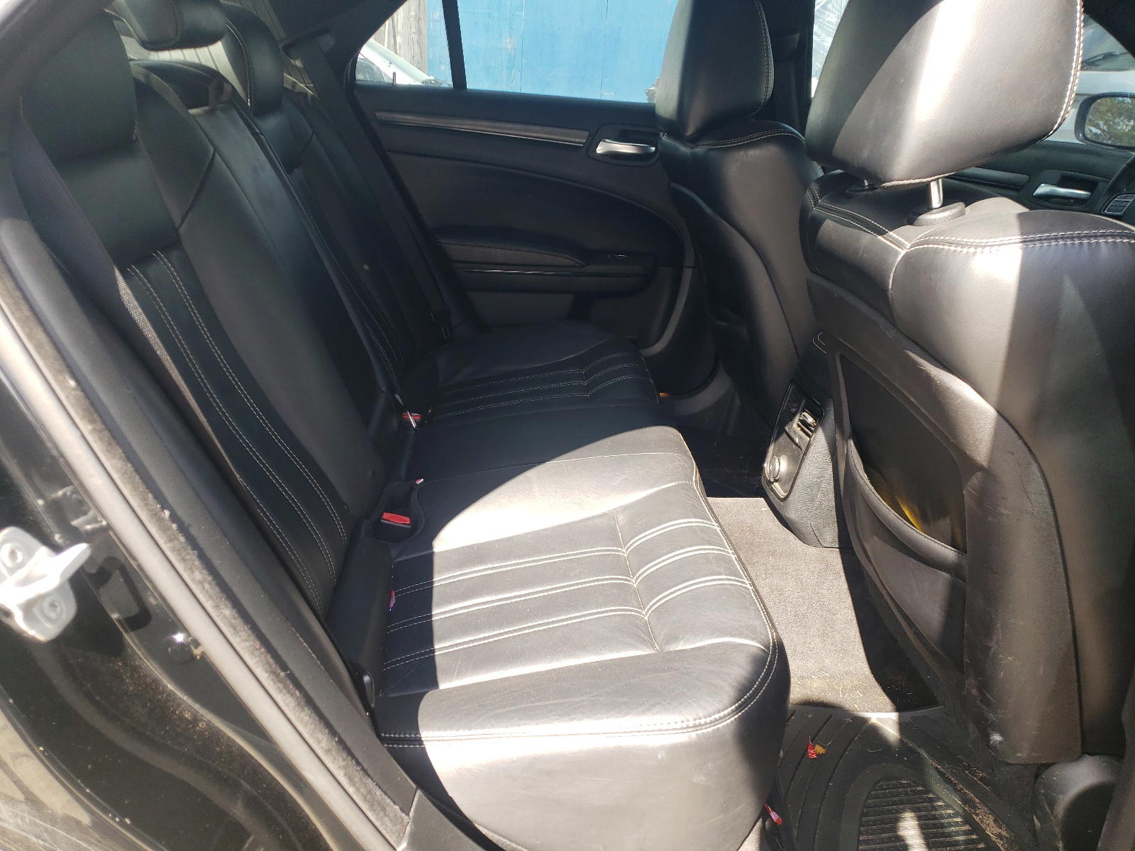 Photo 6 from auction – 2014 CHRYSLER 300 S with VIN 2C3CCABG0EH119923