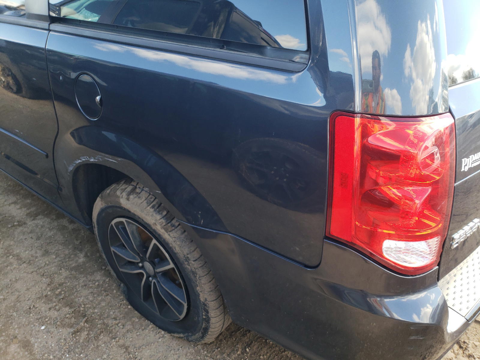Photo 9 from auction – 2014 DODGE GRAND CARA with VIN 2C4RDGBG3ER201841