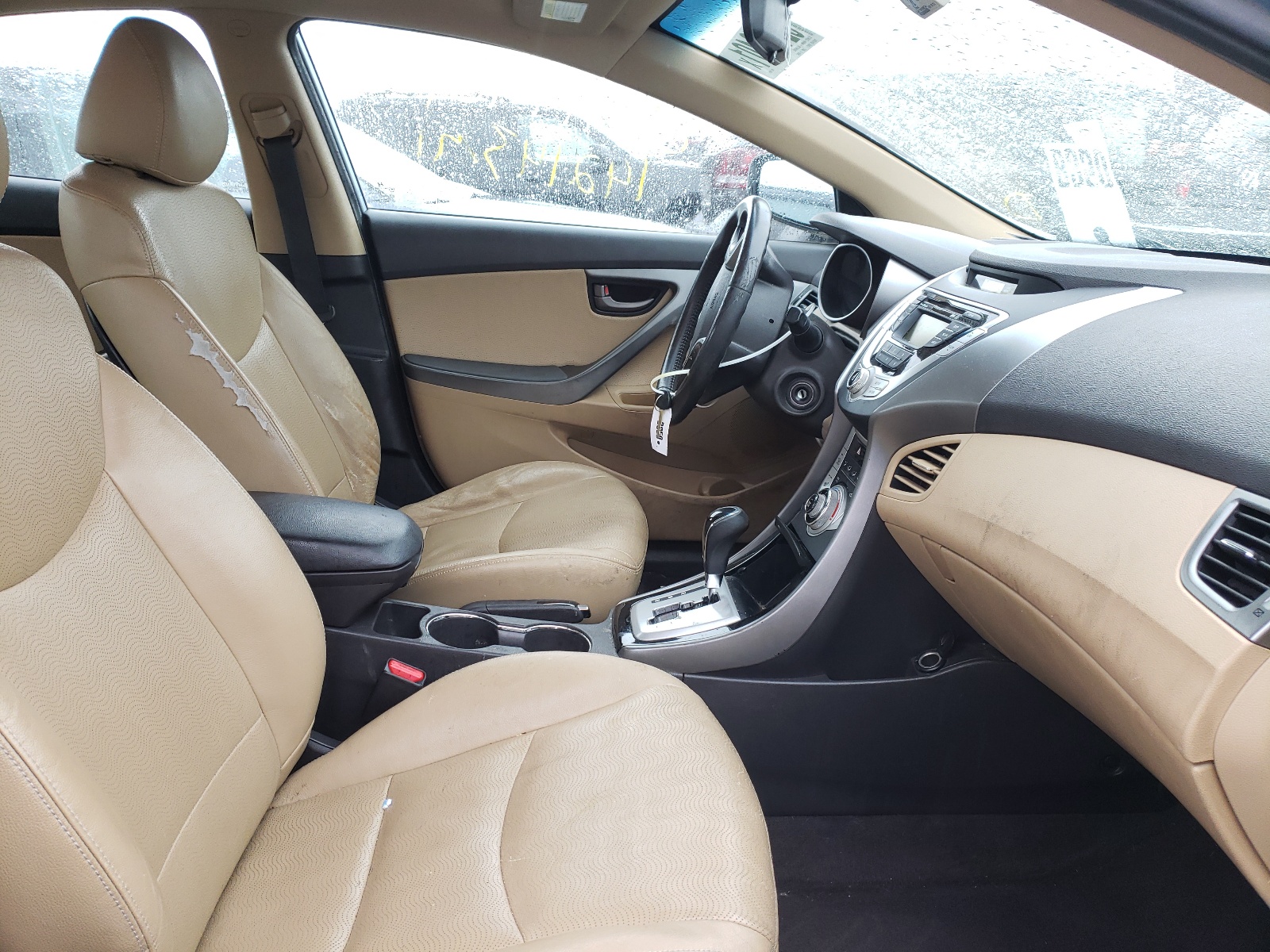 Photo 5 from auction – 2011 HYUNDAI ELANTRA GL with VIN KMHDH4AE3BU120975