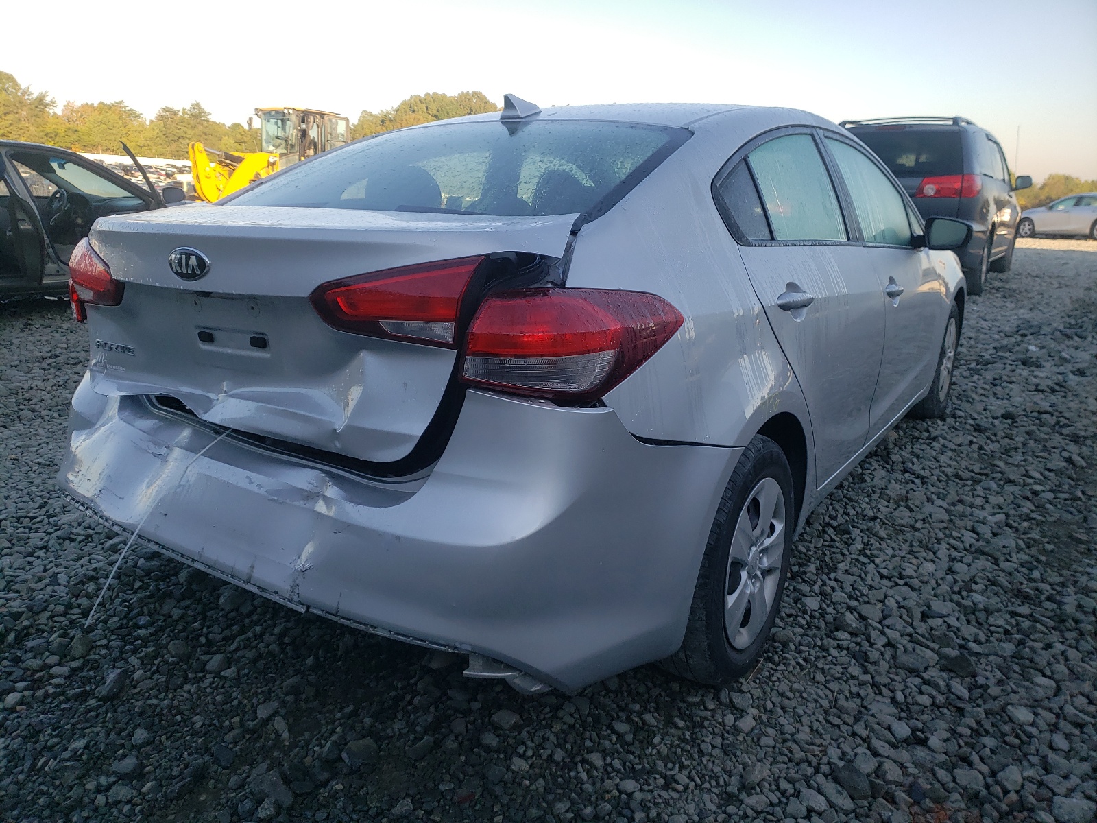 Photo 4 from auction – 2018 KIA FORTE LX with VIN 3KPFL4A73JE239507