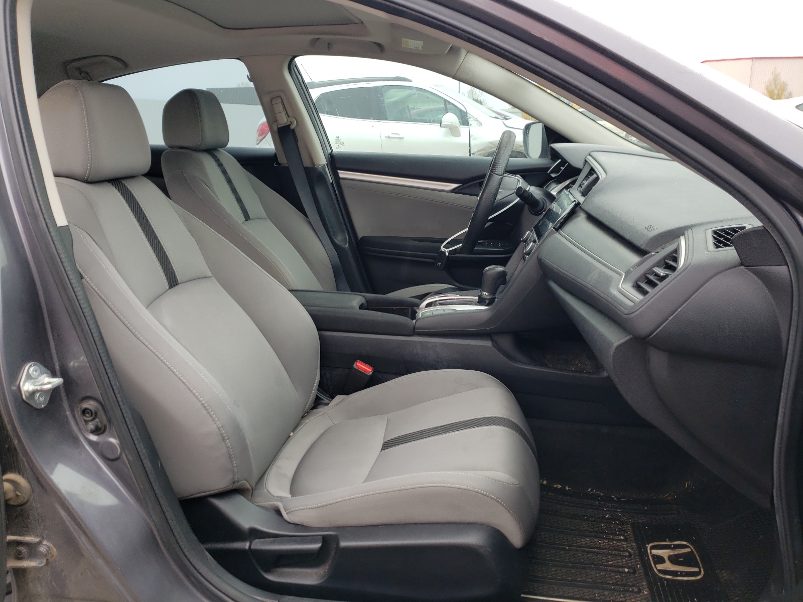 Zdjęcie 5 z aukcji – 2017 HONDA CIVIC EX z VIN 2HGFC2F71HH566405