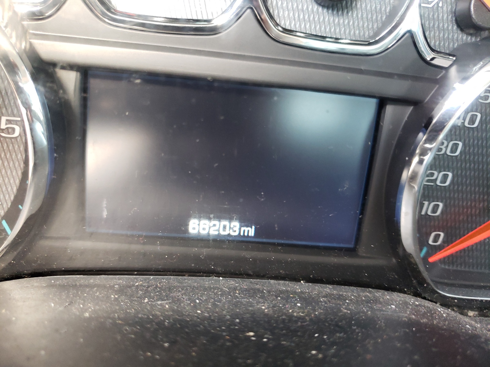 Photo 8 from auction – 2017 CHEVROLET SILVERADO with VIN 3GCUKREC0HG172765