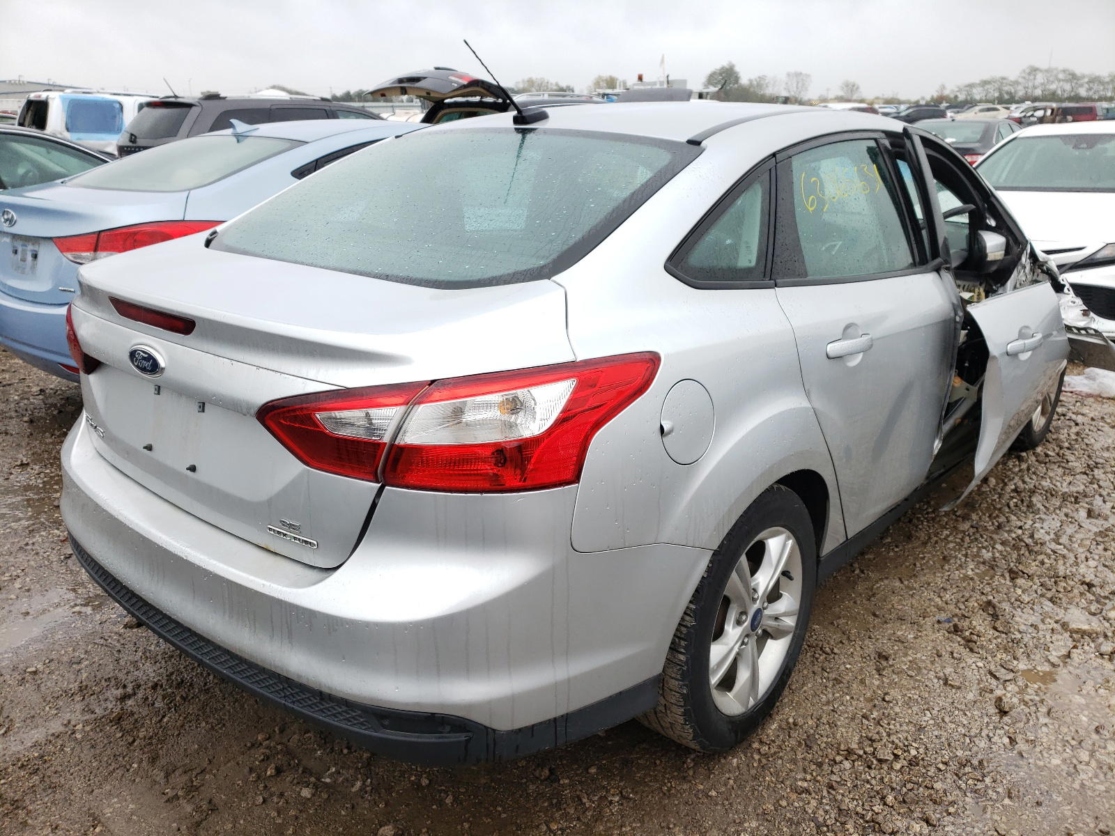 Photo 4 from auction – 2014 FORD FOCUS SE with VIN 1FADP3F22EL285934