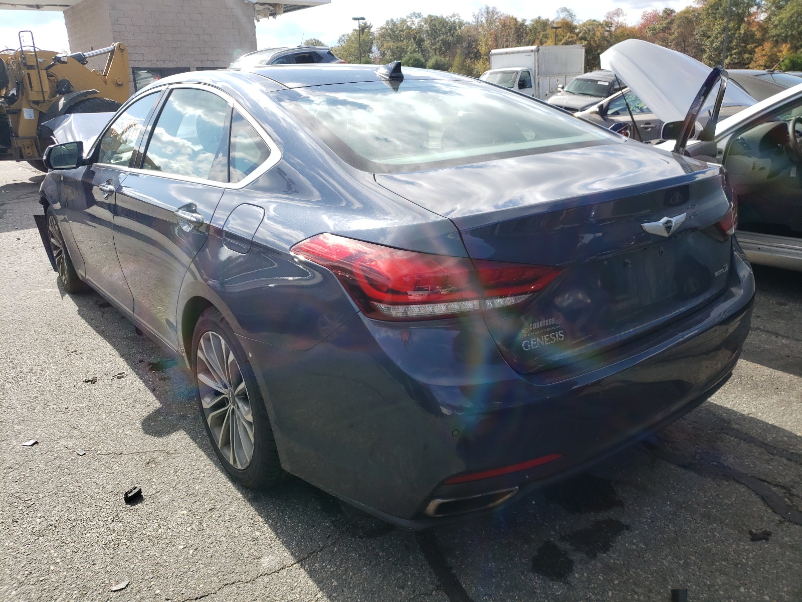Photo 3 from auction – 2016 HYUNDAI GENESIS 3. with VIN KMHGN4JE0GU119781