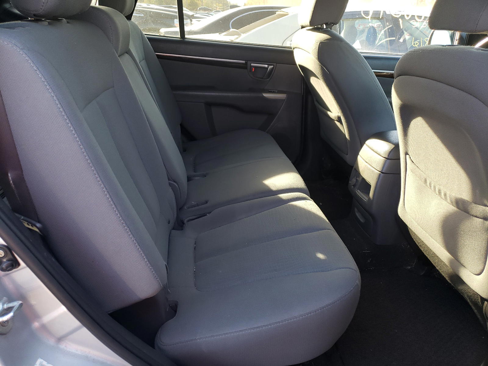 Photo 6 from auction – 2010 HYUNDAI SANTA FE with VIN 5NMSGDAB1AH379474