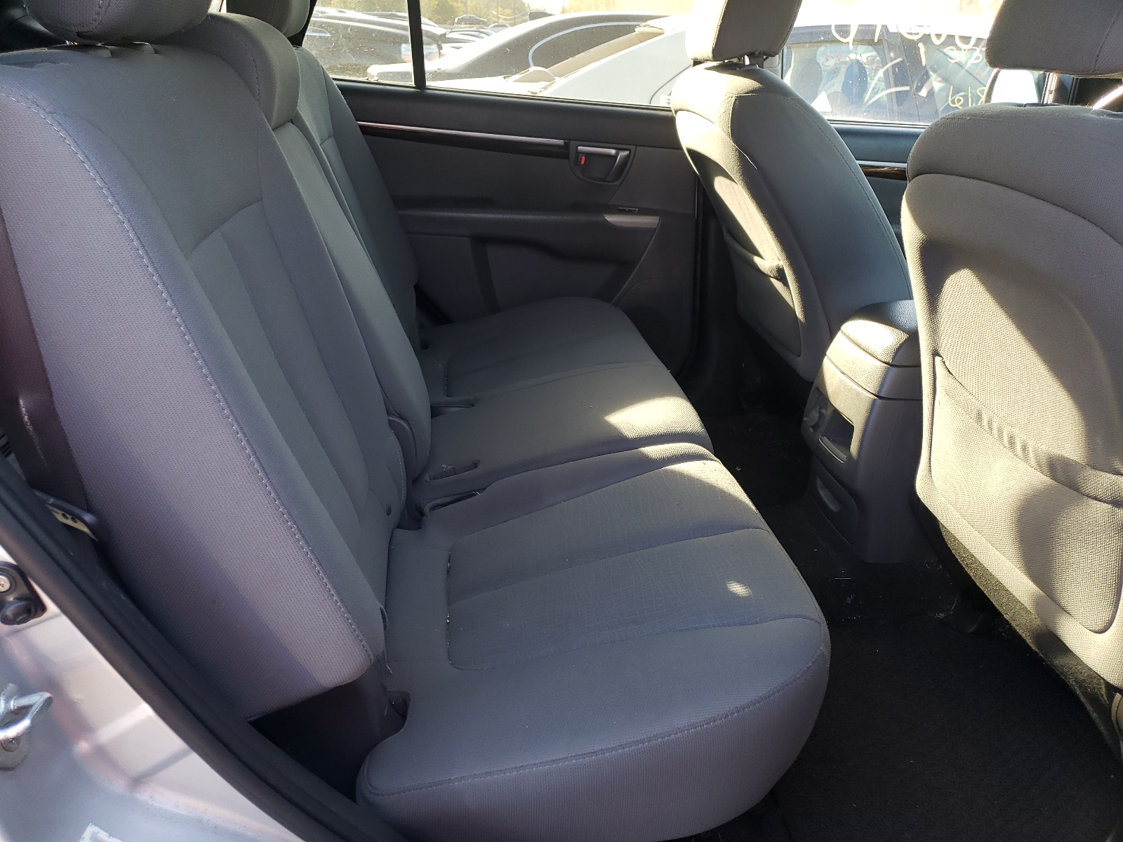 Фото 6 с аукциона – 2010 HYUNDAI SANTA FE с VIN 5NMSGDAB1AH379474