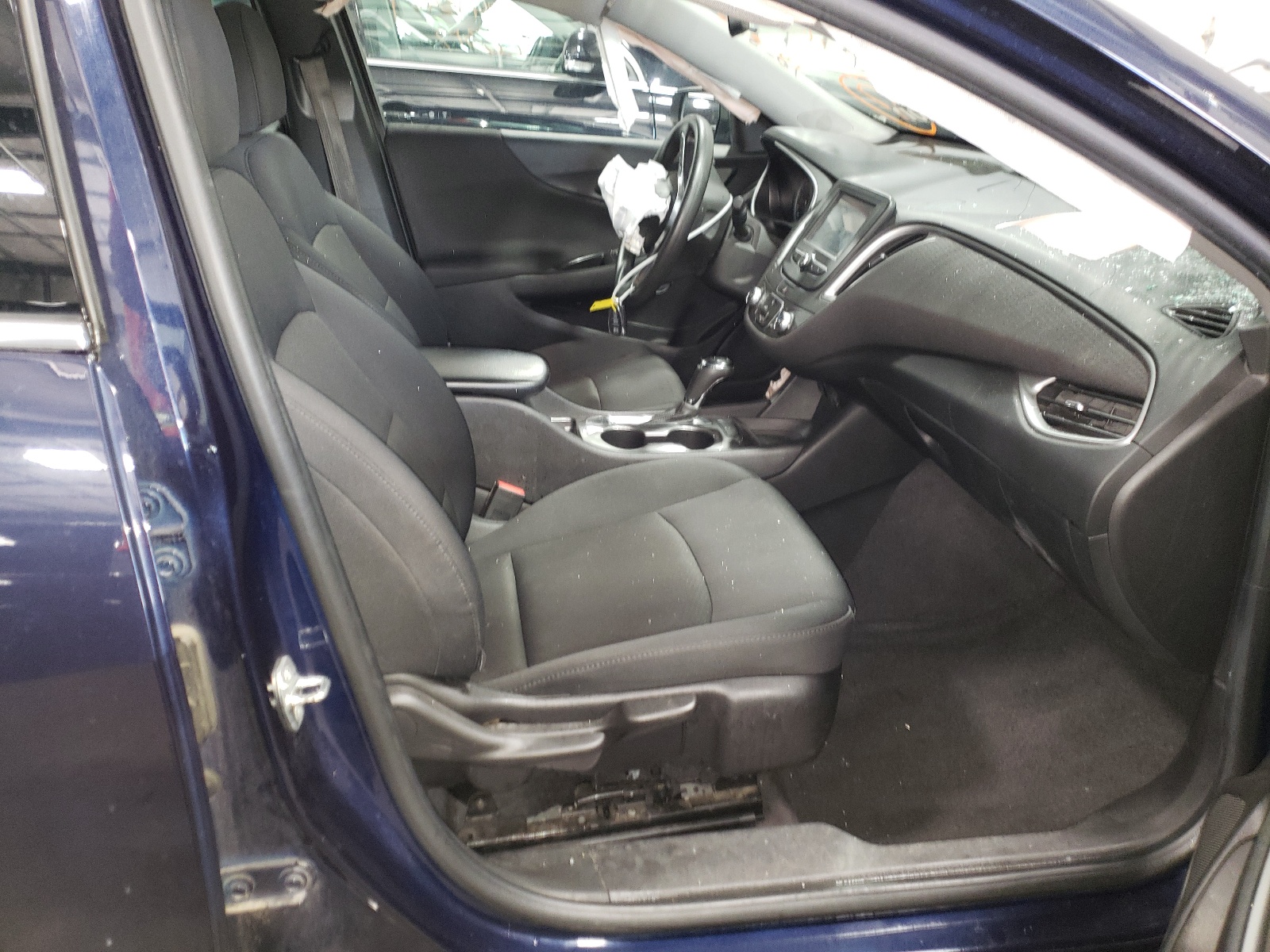 Photo 5 from auction – 2016 CHEVROLET MALIBU LS with VIN 1G1ZB5ST2GF286763