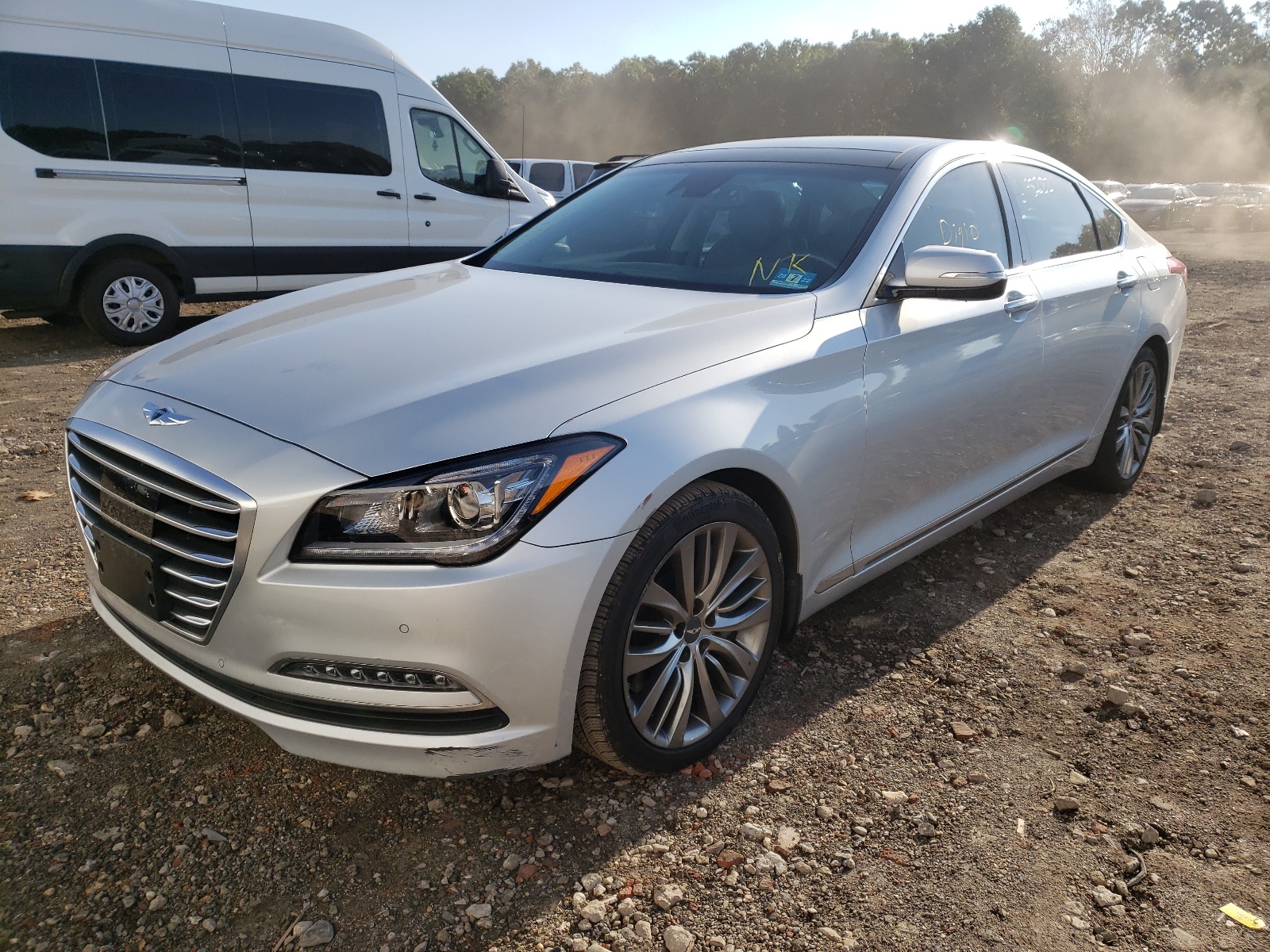 Photo 2 from auction – 2015 HYUNDAI GENESIS 5. with VIN KMHGN4JF5FU022342