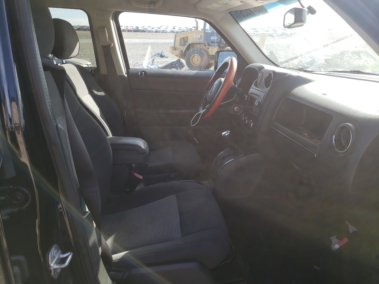 Photo 5 from auction – 2016 JEEP PATRIOT SP with VIN 1C4NJPBA2GD747569