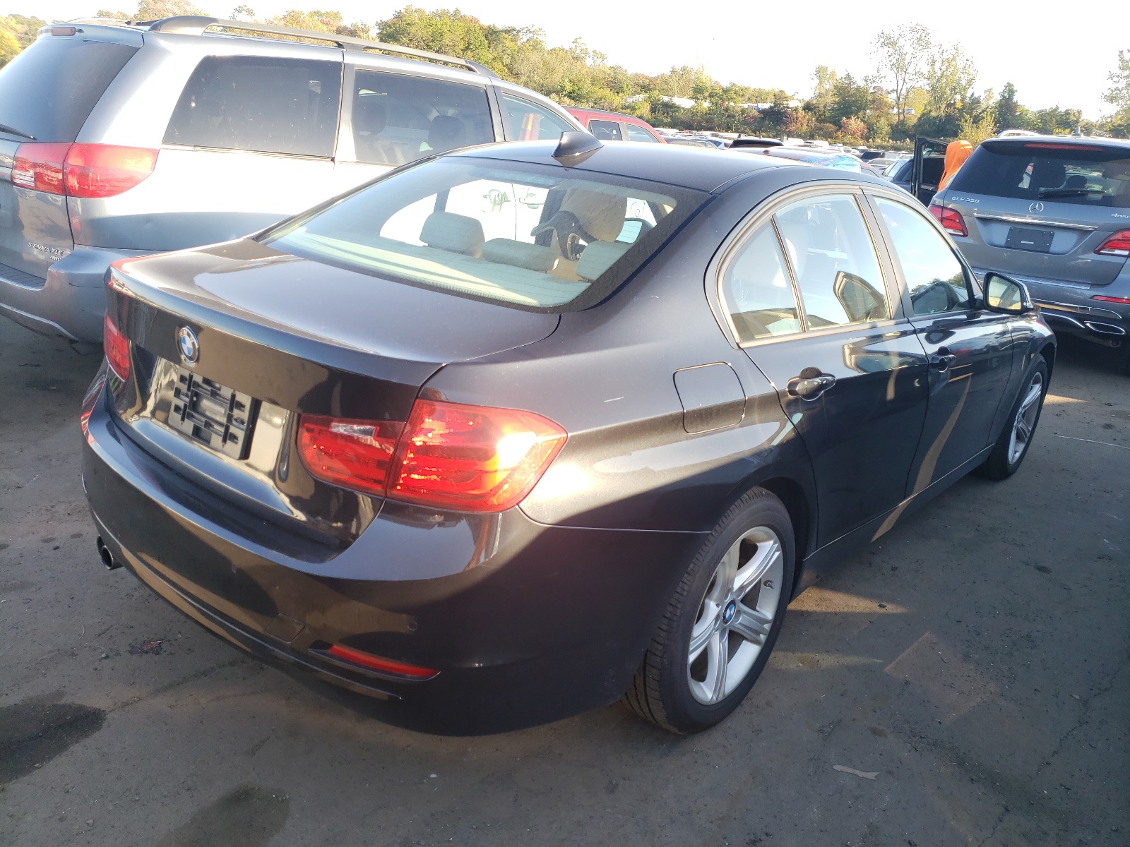 Photo 4 from auction – 2015 BMW 328 XI with VIN WBA3B3G57FNR86131