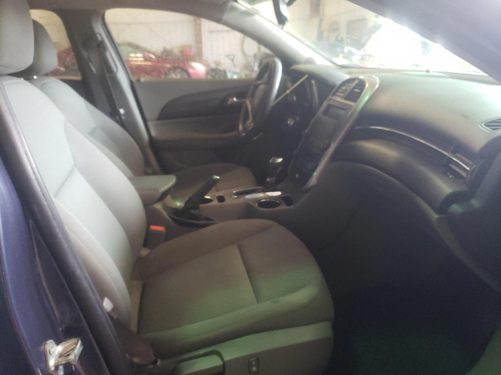 Photo 5 from auction – 2015 CHEVROLET MALIBU LS with VIN 1G11B5SL8FF136359