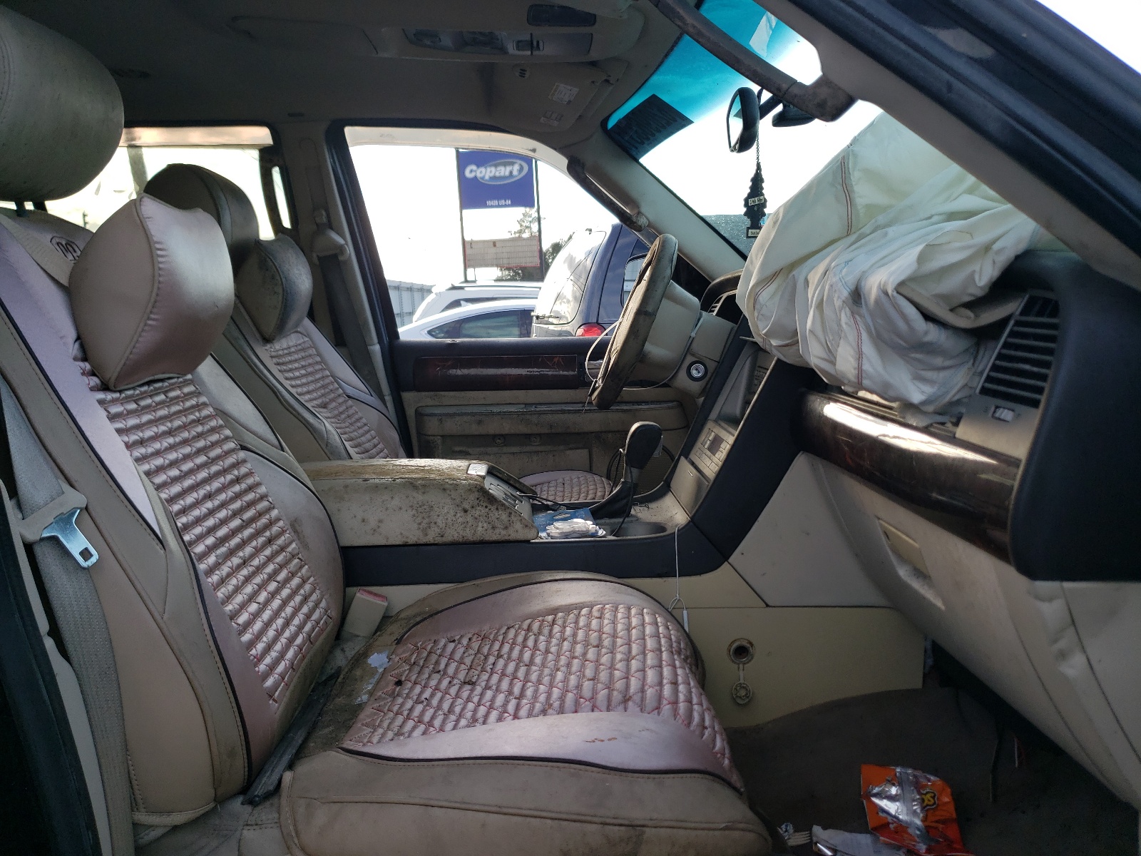 Photo 5 from auction – 2003 LINCOLN NAVIGATOR with VIN 5LMFU27R43LJ07577