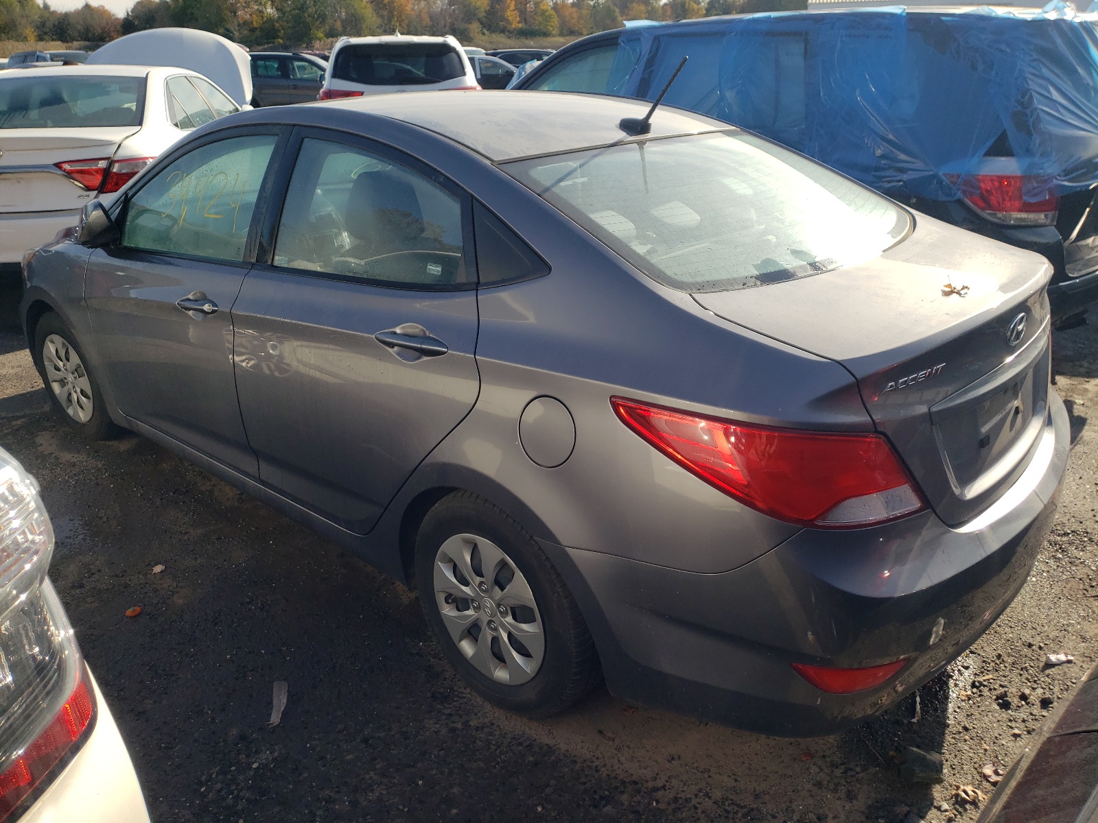Photo 3 from auction – 2015 HYUNDAI ACCENT GLS with VIN KMHCT4AE8FU806560