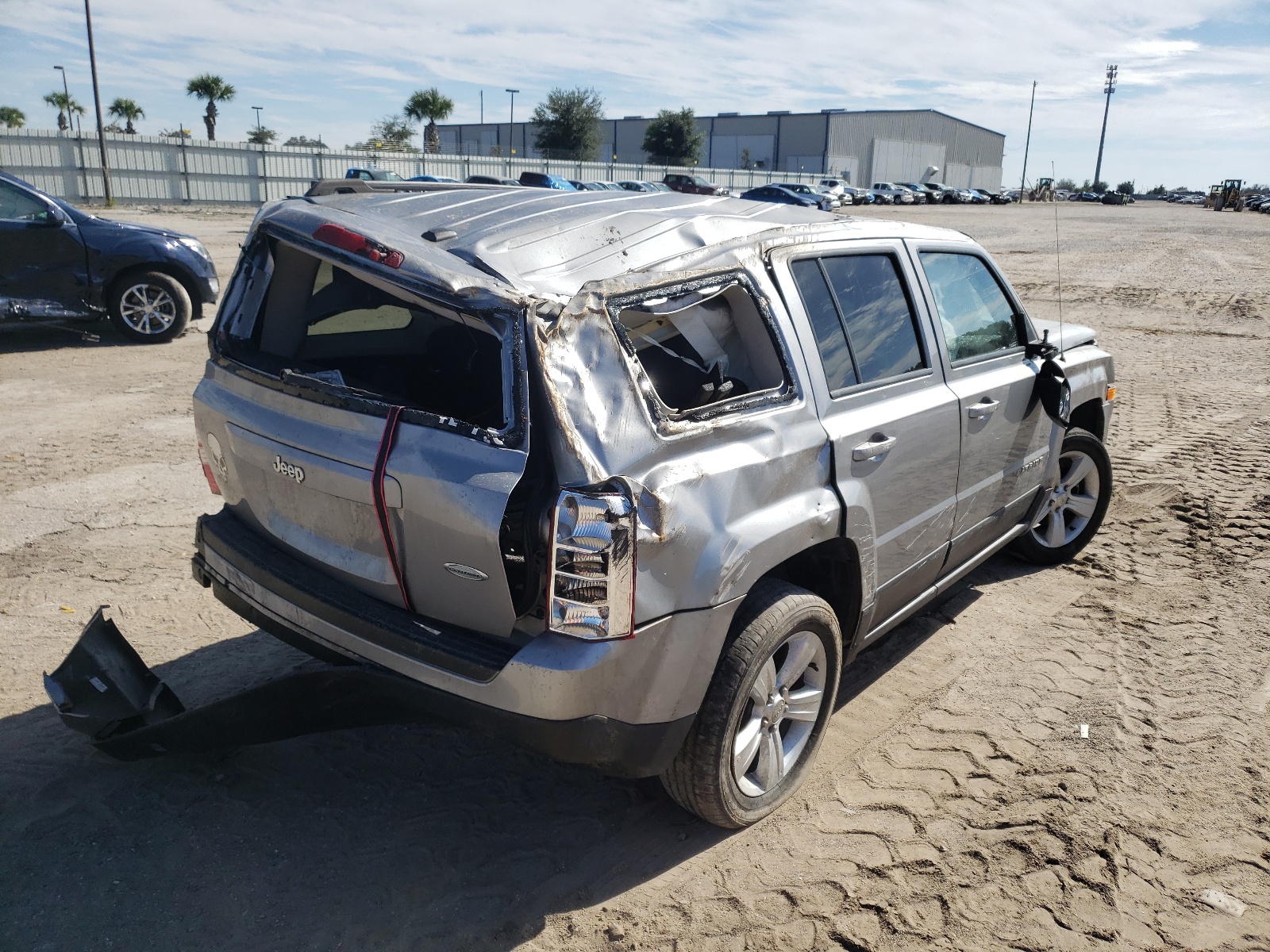 Photo 4 from auction – 2016 JEEP PATRIOT LA with VIN 1C4NJPFB4GD811260