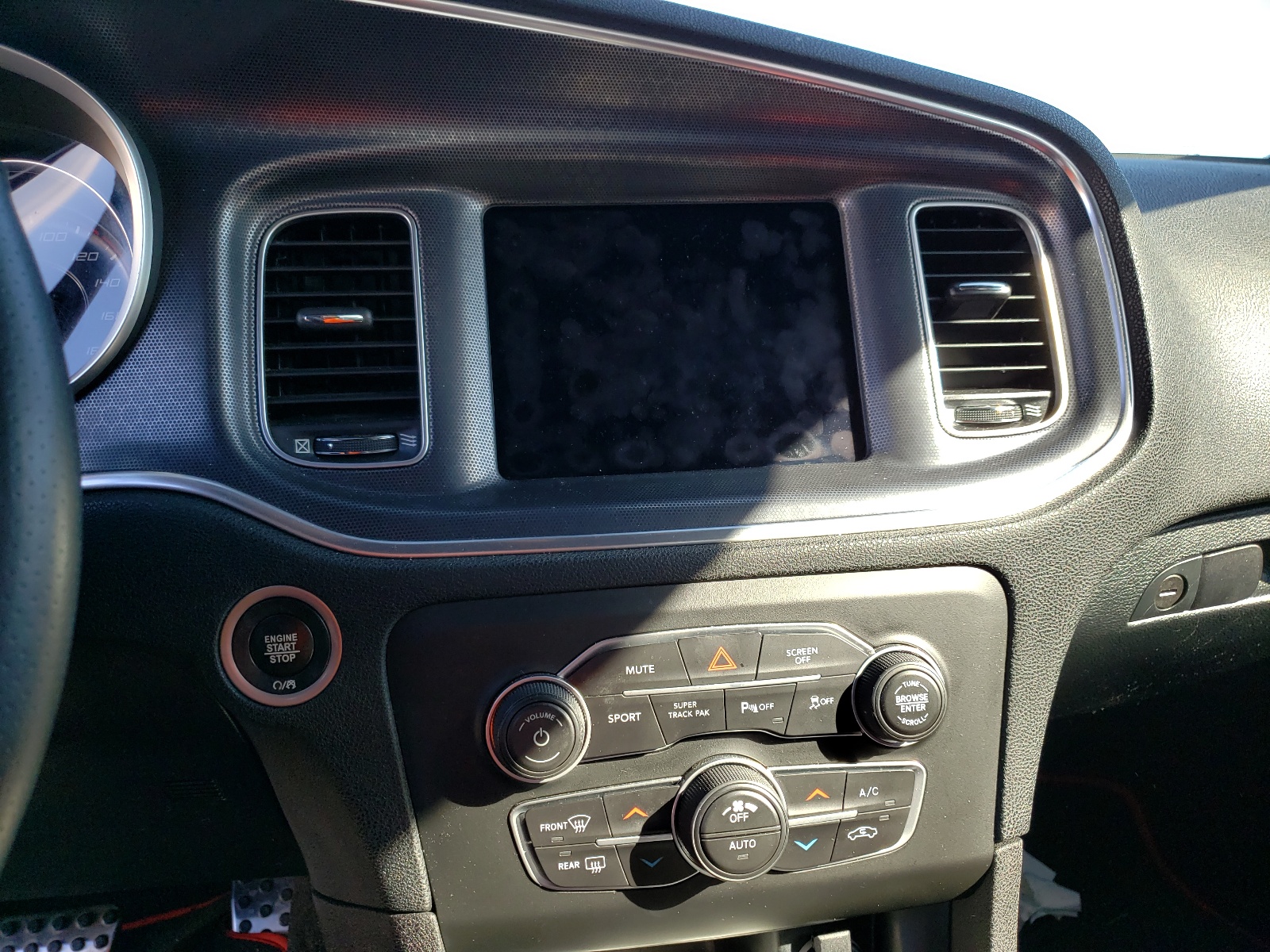 Photo 9 from auction – 2018 DODGE CHARGER R/ with VIN 2C3CDXGJ5JH312275