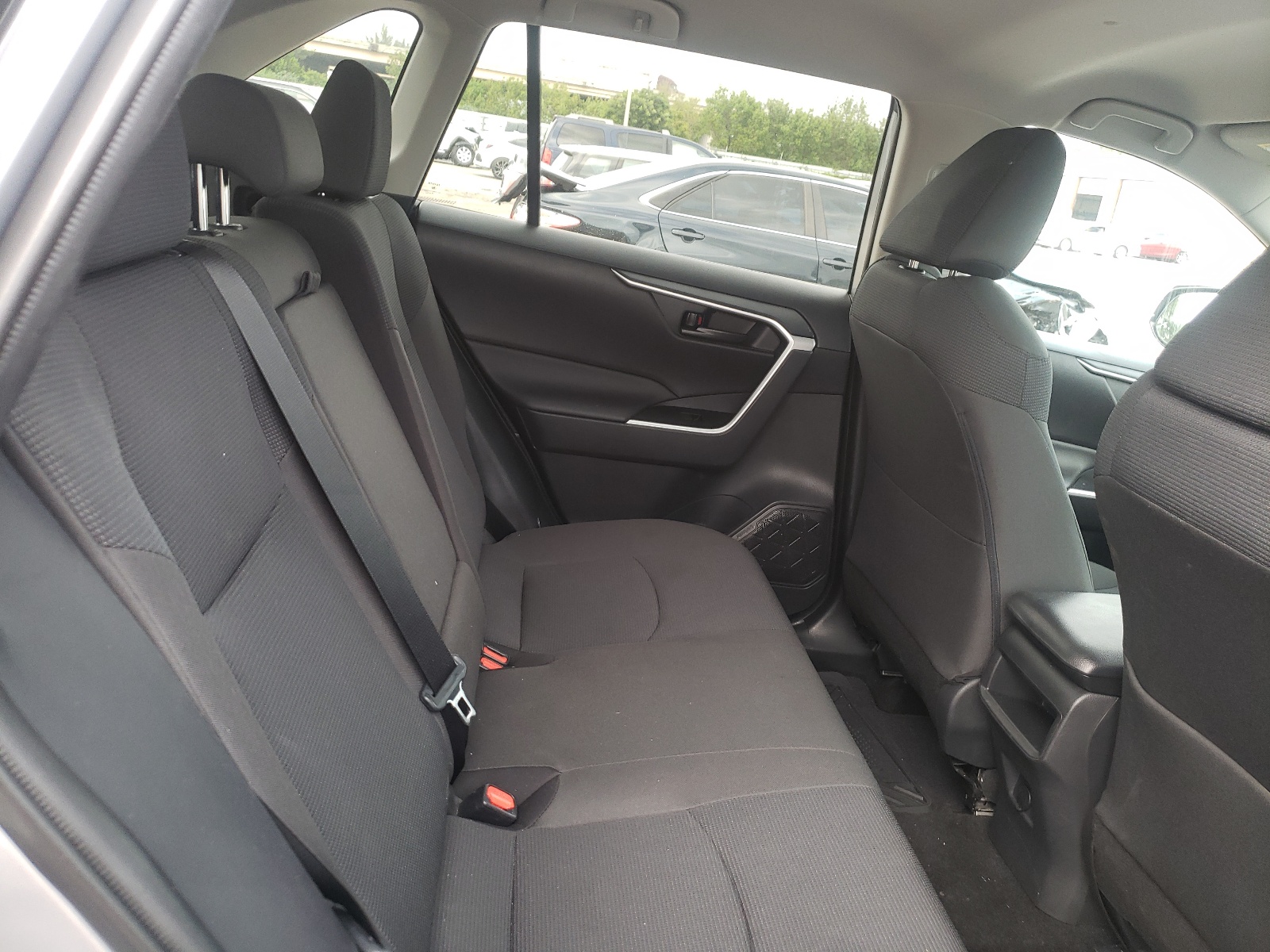 Photo 6 from auction – 2021 TOYOTA RAV4 LE with VIN 2T3H1RFV3MC106839