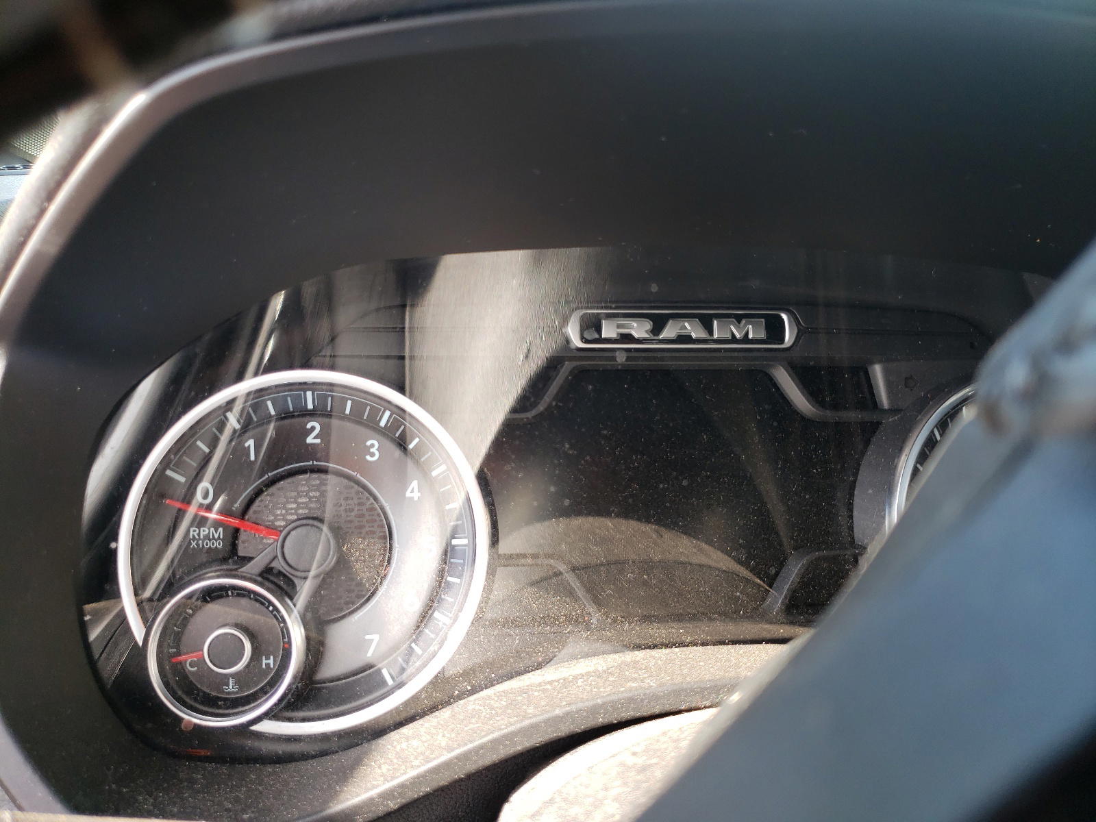 Photo 8 from auction – 2019 RAM 1500 BIG H with VIN 1C6SRFFTXKN668761