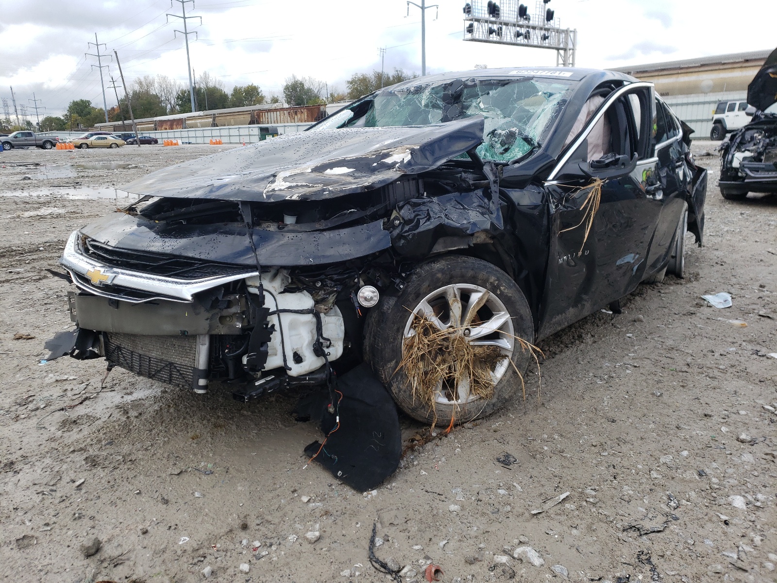 Photo 2 from auction – 2020 CHEVROLET MALIBU LT with VIN 1G1ZD5ST6LF024037