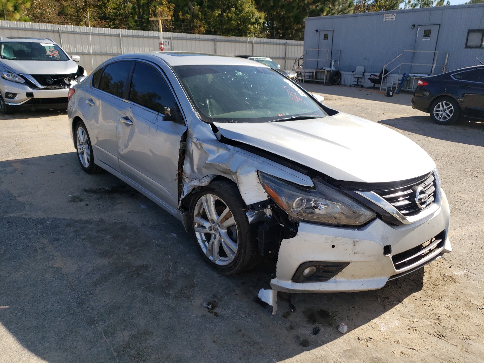 NISSAN ALTIMA 3.5 2017 with VIN 1N4BL3APXHC256224 - Photo from auction