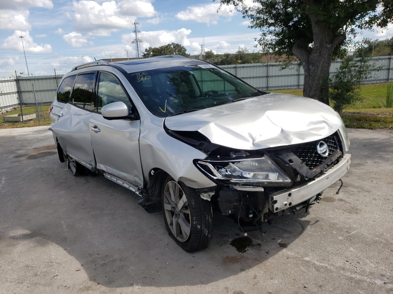 NISSAN PATHFINDER 2015 with VIN 5N1AR2MN9FC701117 - Photo from auction