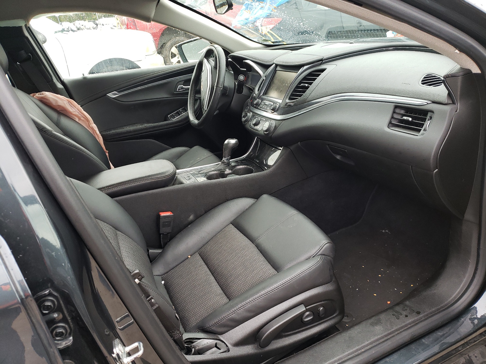 Photo 5 from auction – 2018 CHEVROLET IMPALA LT with VIN 2G1105S3XJ9165806