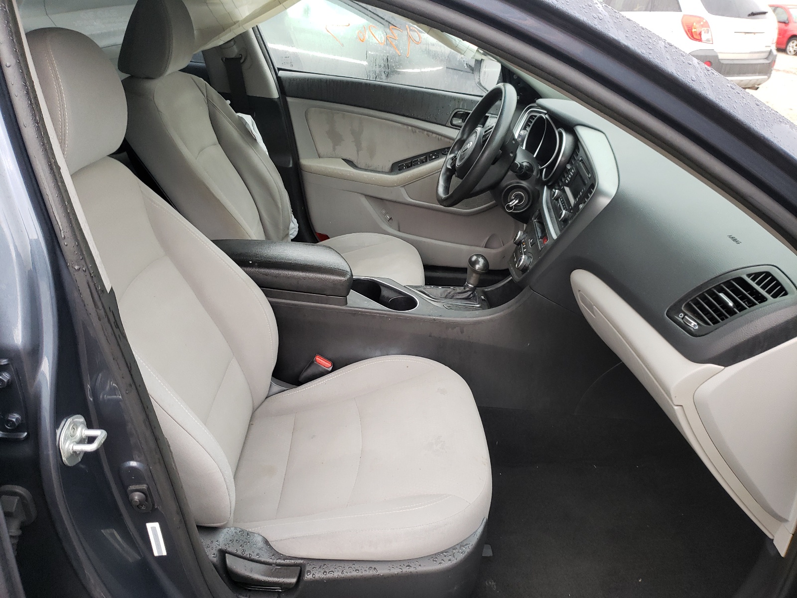 Photo 5 from auction – 2015 KIA OPTIMA LX with VIN 5XXGM4A70FG404719