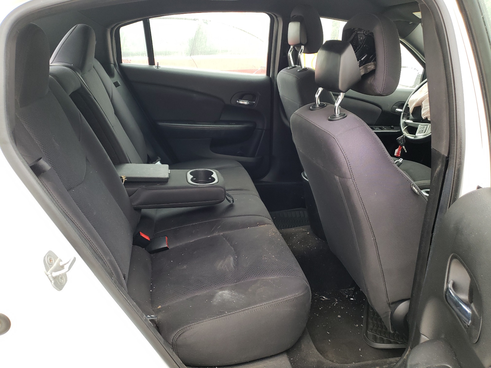 Photo 6 from auction – 2013 CHRYSLER 200 TOURIN with VIN 1C3CCBBG7DN527475