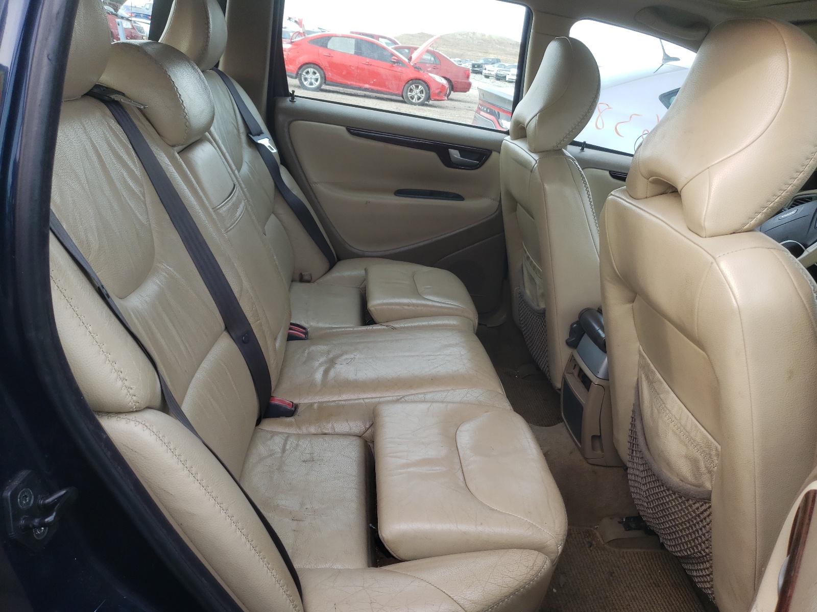 Photo 6 from auction – 2001 VOLVO V70 XC with VIN YV1SZ58D611042438