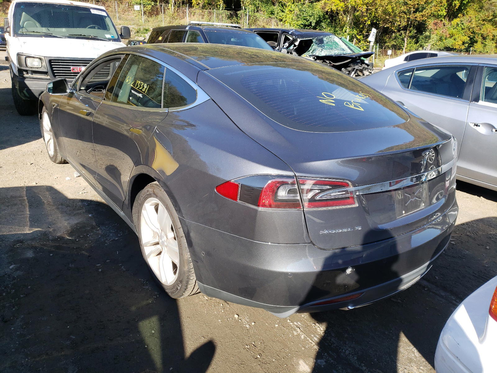 Photo 3 from auction – 2015 TESLA MODEL S 85 with VIN 5YJSA1H24FF082231
