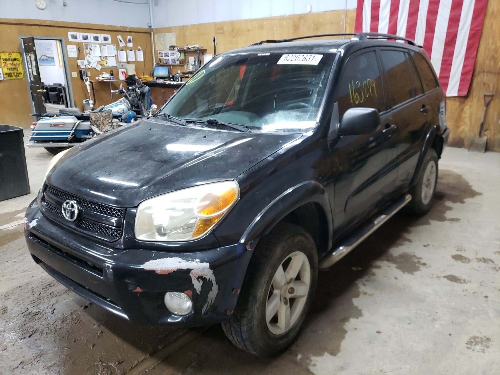 Photo 2 from auction – 2004 TOYOTA RAV4 with VIN JTEHD20V640002321