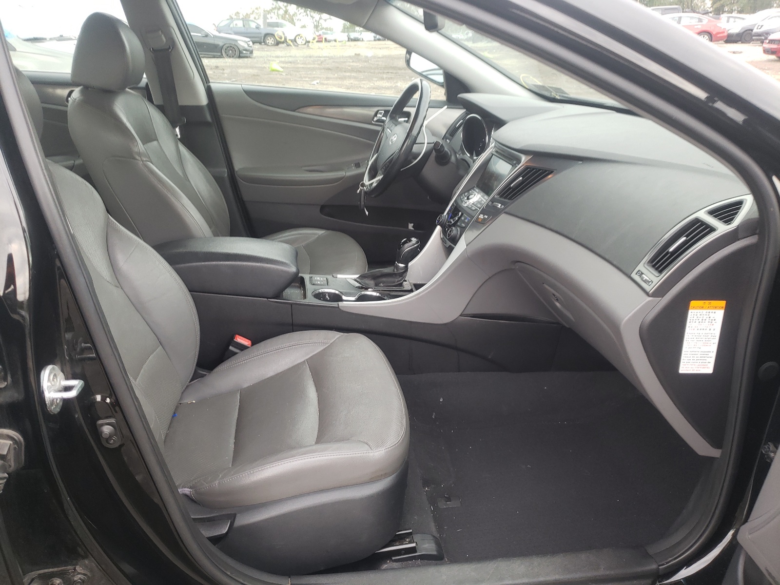 Photo 5 from auction – 2013 HYUNDAI SONATA HYB with VIN KMHEC4A42DA068169
