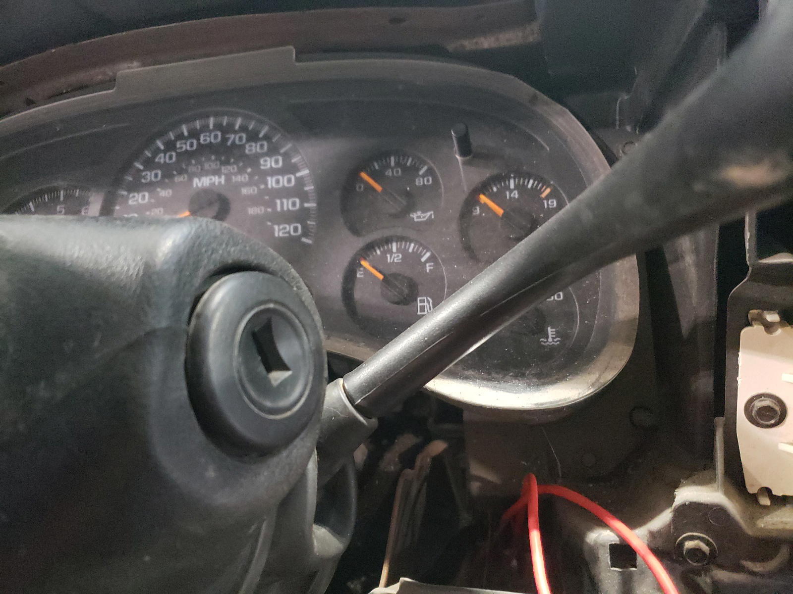 Photo 8 from auction – 2004 CHEVROLET SILVERADO with VIN 1GCHK23U94F132720