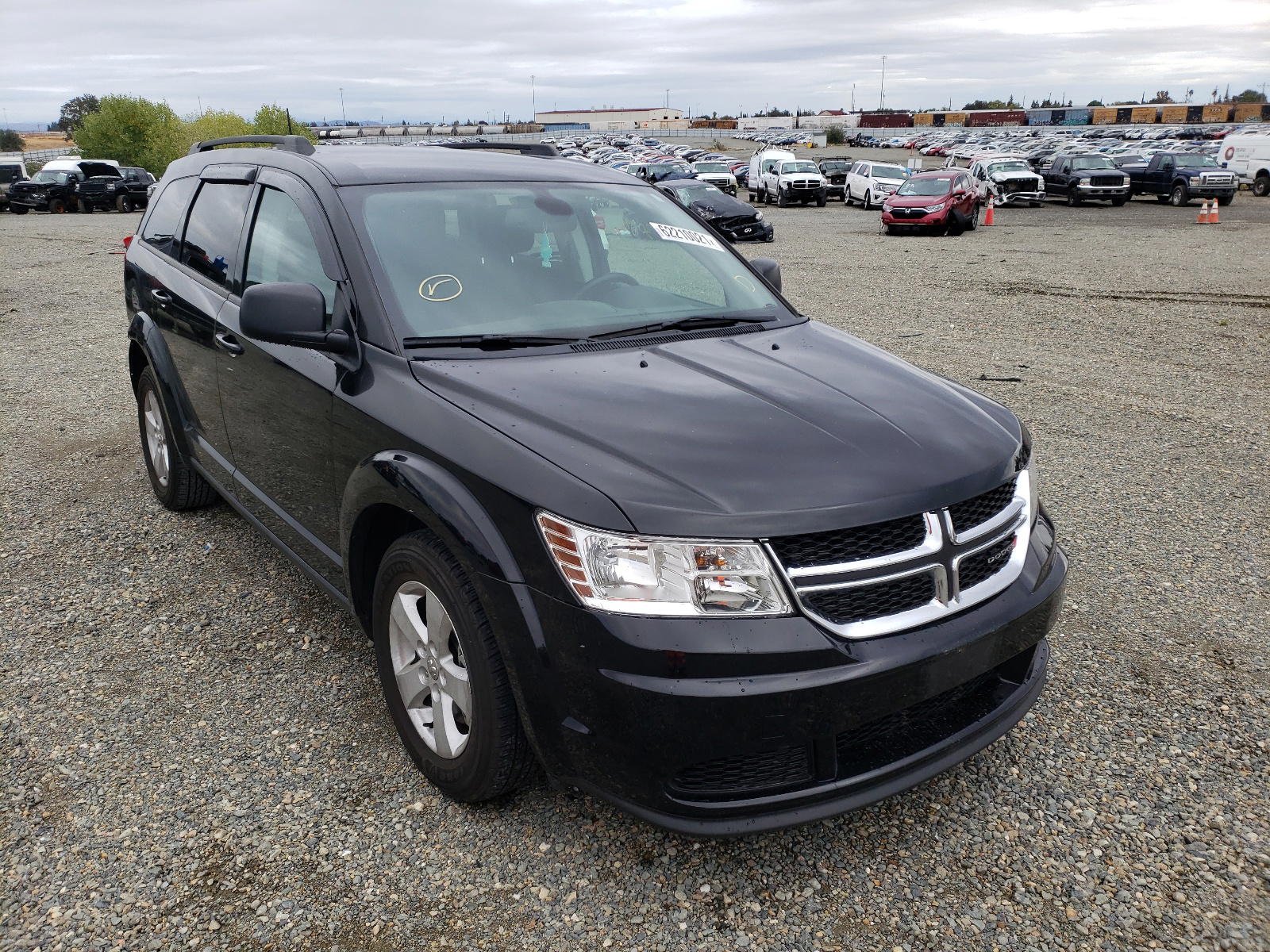 DODGE JOURNEY SE 2018 with VIN 3C4PDCAB9JT529617 - Photo from auction