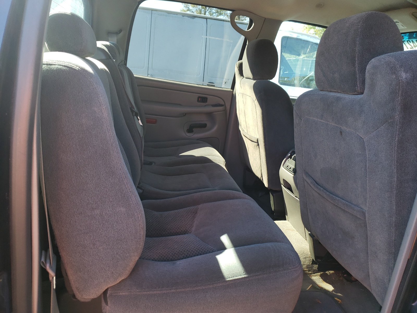 Photo 6 from auction – 2005 CHEVROLET AVALANCHE with VIN 3GNEK12Z45G197847