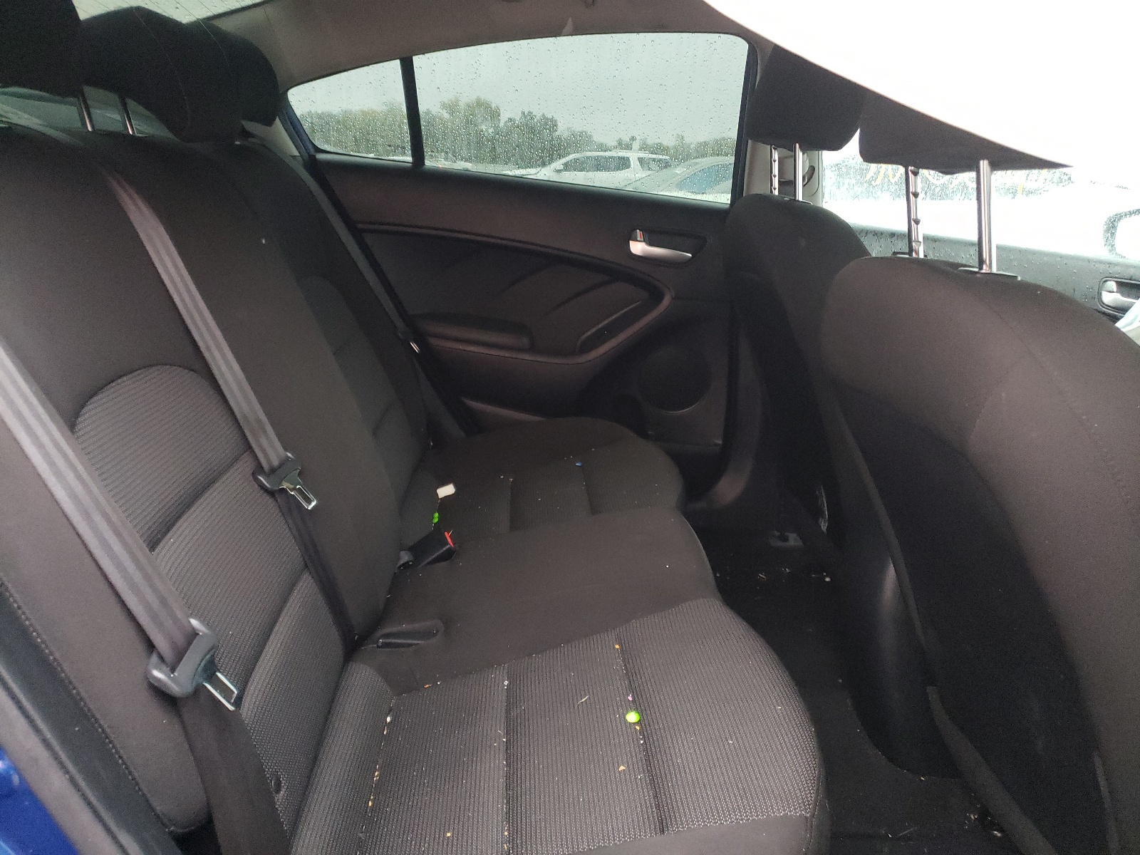 Zdjęcie 6 z aukcji – 2017 KIA FORTE LX z VIN 3KPFK4A79HE062958