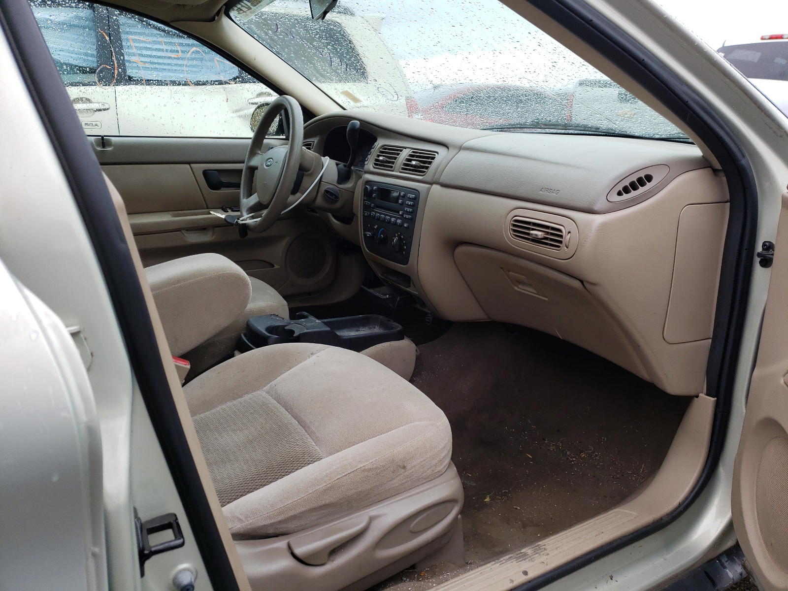 Photo 5 from auction – 2004 FORD TAURUS with VIN 1FAFP55U04A183369